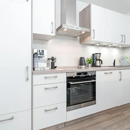 Brenkenhagener Weg 8-10 1 Apartment *